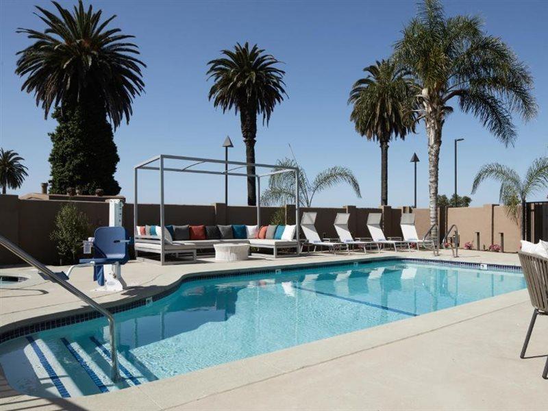 Fairfield Inn & Suites By Marriott Camarillo Exterior photo